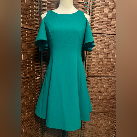 Eliza J 6 Green Dress Exposed Shoulders Off Shoulder Sleeves - Picture 5 of 14